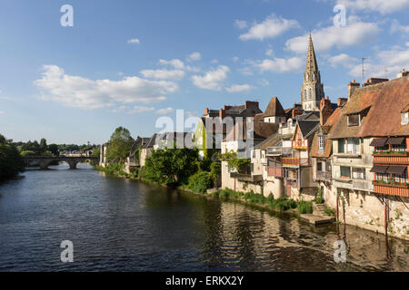 Maisons médiévales par la rivière creuse, Argenton-sur-Creuse, Indre, Centre, France, Europe Banque D'Images