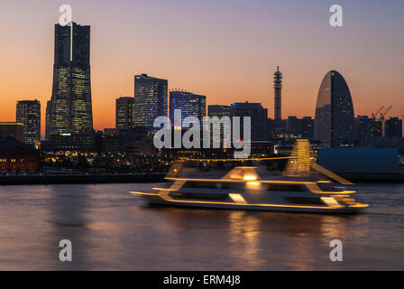 Coucher de soleil sur l'horizon de Yokohama, Japon. Banque D'Images