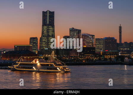 Coucher de soleil sur l'horizon de Yokohama, Japon. Banque D'Images