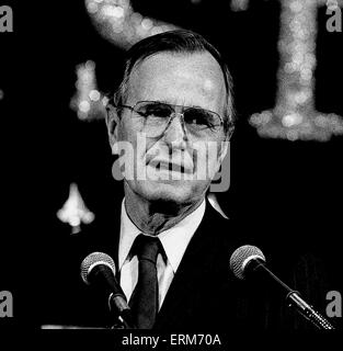 Chicago, Illinois. 8-22-1988 Vice-président George H. W. Bush répond aux anciens combattants des guerres étrangères lors de leur congrès à Chicago Banque D'Images