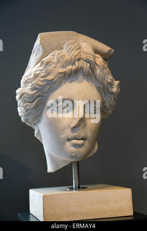 Tête d'Apollon. Marbre, copie romaine (2e) après la soi-disant Apollon Lycien, attribuée à Praxitèle (4e C BC). Rome. Banque D'Images