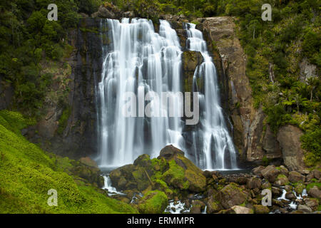 Marokopa Falls, District de Waitomo, Waikato, Nouvelle-Zélande, île du Nord Banque D'Images