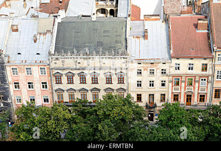 Hauteur de vue sur la ville de Lviv Banque D'Images