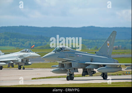 L'Eurofighter Typhoon chasseur à réaction rapide prépare à décoller de RAF Lossiemouth home base en Ecosse. 9853 SCO. Banque D'Images