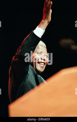 Nelson Mandela s'exprime à l'ICC, Birmingham, le 10 octobre 1993. Banque D'Images