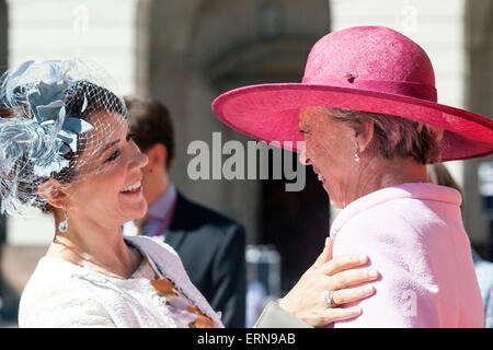 Copenhague, Danemark, 5 mai 2015 : La Princesse Marie du Danemark La Princesse Benedikte accueille à Christiansborg, où le Royal Famility participe à la célébration de la Journée de la Constitution Daanish Crédit : OJPHOTOS/Alamy Live News Banque D'Images