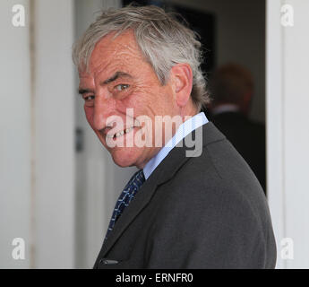 Epsom Downs, Surrey, UK 5 juin 2015 Luca Cumani formateur à l'Oaks Day Crédit : rencontre Motofoto/Alamy Live News Banque D'Images