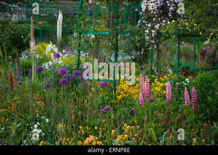 Le jardin de Monet à Giverny (en mai), Haute-Normandie, France Banque D'Images