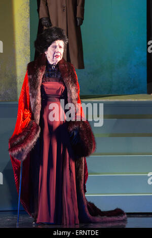 ENO Production de l'opéra de Tchaïkovski, la Dame de pique au London Coliseum. Banque D'Images