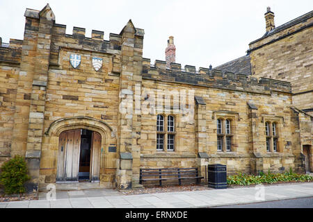 L'ancien Greffe maintenant la bibliothèque universitaire mais était autrefois un palais de justice du comté de Durham UK Vert Banque D'Images