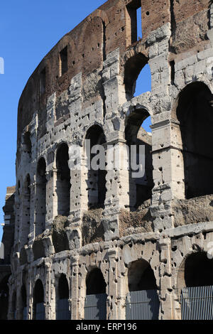 L'Italie. Rome. Le Colisée (Coliseum) ou Flavian Amphitheater. 70-72. Banque D'Images