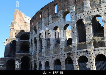 L'Italie. Rome. Le Colisée (Coliseum) ou Flavian Amphitheater. 70 et 72 AD. De l'extérieur. Banque D'Images