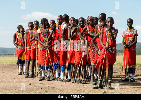 La danse traditionnelle de l'Afrique Kenya Maasai, peuple Olesere Banque D'Images