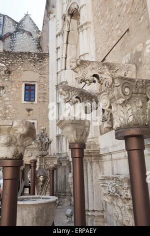 Détails de l'intérieur de l'encorbellement Convento do Carmo à Lisbonne. Cette grande cathédrale construite par l'ordre des carmélites et a été détruit d Banque D'Images