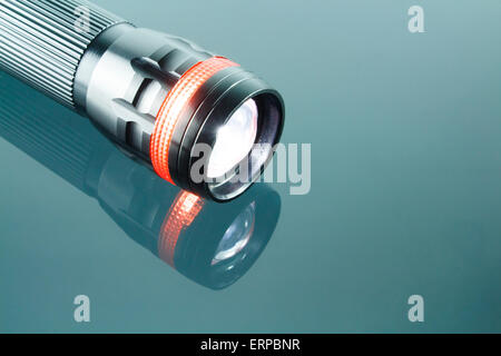 Lumière LED noir flambeau Banque D'Images