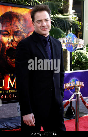 Brendan Fraser au Los Angeles premiere de 'La momie : la tombe de l'Empereur Dragon" tenue à l'Amphithéâtre Gibson. Banque D'Images