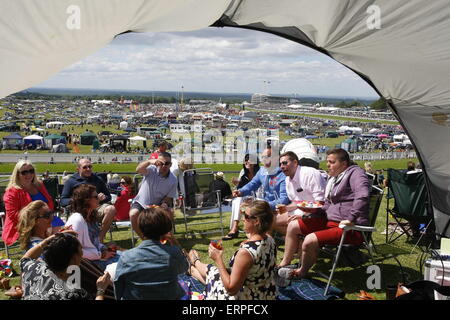 Scènes à l'atmosphère sur Derby 2015 Epsom Downs, Surrey, UK Banque D'Images