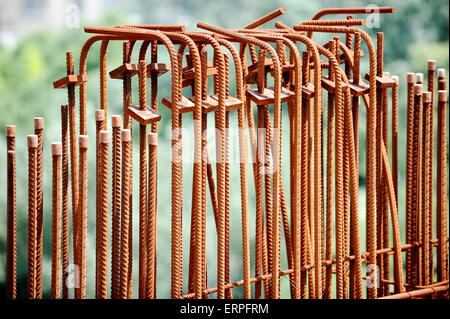 Armature de fer rouillé bars sur un site de construction Banque D'Images