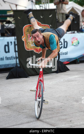 Les Dudes artistes sur Preradovic square (carré de fleurs) à Zagreb Banque D'Images