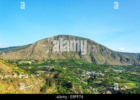 Paysage de collines vertes à l'extérieur de Quito, Équateur Banque D'Images