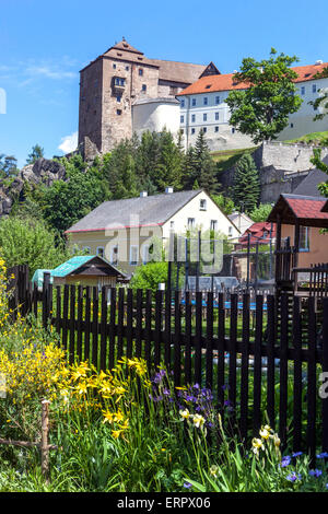 Châteaux tchèques, Becov nad Teplou skyline. Château gothique et baroque, la région de Karlovy Vary, République Tchèque, Europe Banque D'Images