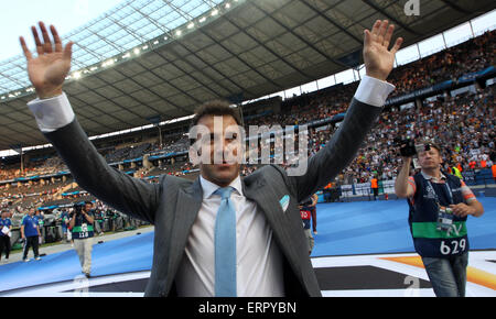 Berlin, Allemagne. 06 Juin, 2015. Ancien joueur du FC Juventus Alessandro Del Piero cheers avant la finale de la Ligue des Champions match de football entre la Juventus et le FC Barcelone à l'Olympiastadion de Berlin, Allemagne, 06 juin 2015. Photo : Ina Fassbender/dpa/Alamy Live News Banque D'Images