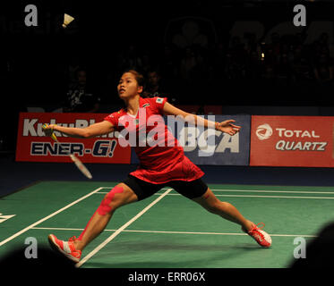 Jakarta. 7 juin, 2015. Ratchanok Intanon de Thaïlande est en concurrence contre yui Hashimoto du Japon au cours de la finale des femmes à l'Indonésie Ouvrir tournoi de badminton à Jakarta le 7 juin 2015. Ratchanok Intanon remporté 2-0 et a réclamé le titre. Il Crédit : Summer Palace/Xinhua/Alamy Live News Banque D'Images