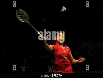 Jakarta. 7 juin, 2015. Ratchanok Intanon de Thaïlande est en concurrence contre yui Hashimoto du Japon au cours de la finale des femmes à l'Indonésie Ouvrir tournoi de badminton à Jakarta le 7 juin 2015. Ratchanok Intanon remporté 2-0 et a réclamé le titre. Il Crédit : Summer Palace/Xinhua/Alamy Live News Banque D'Images