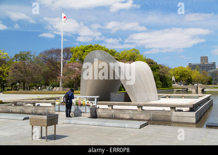 Cénotaphe de Parc de la paix, Hiroshima, Hiroshima Prefecture, Japan Banque D'Images