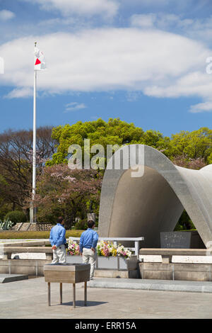 Cénotaphe de Parc de la paix, Hiroshima, Hiroshima Prefecture, Japan Banque D'Images