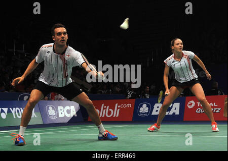 2 juin 2015 - Jakarta, Jakarta, Indonésie - JAKARTA, INDONÉSIE - JUIN 02 : Angleterre Gabrielle Adcock (R) Chris Adcock concourir contre Hollande Jorrit De Ruitter et Samantha Barning le mélange double à l'Open d'Indonésie 2015 Superseries Premier tournoi de badminton à Jakarta le 02 juin 2015. (Crédit Image : © Sijori Images/Zuma sur le fil) Banque D'Images