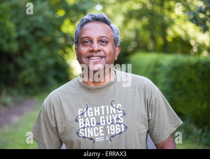 Stuttgart, Allemagne. 06 Juin, 2015. Secrétaire générale d'Amnesty International, Salil Shetty, pose à Stuttgart, Allemagne, 06 juin 2015. Il s'exprime sur son travail pour les droits de l'homme au cours de l'Eglise évangélique du Congrès. Photo : Wolfram Kastl/dpa/Alamy Live News Banque D'Images