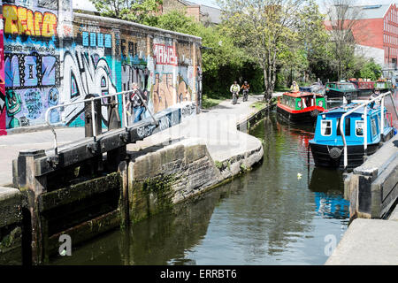 Canal à Hackney Wick, Londres, Royaume-Uni Banque D'Images