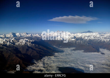 Vue aérienne de l'Everest et de l'Himalaya comme vu d'avion du Népal au Bhoutan Banque D'Images