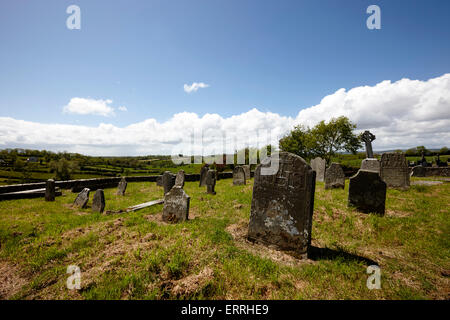 17e et 18e siècle en pierres tombales tydavnet cimetière vieux comté de Monaghan en république d'Irlande Banque D'Images