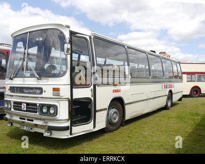 National sud 2380, OTA, 640G d'un Bristol RELH6G équipé d'ECW C45F coach corps en 1970, National Express livery. Banque D'Images