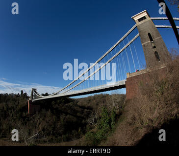 Clifton Suspension Bridge, Bristol, England, UK. Conçu par Isambard Kingdom Brunel et ouverte en 1864. Un grand angle de vue. Banque D'Images
