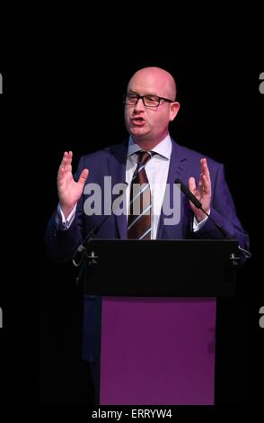 Leader adjoint du Parti indépendant britannique Paul Nuttall prend la parole lors de la Conférence du sud-est de l'UKIP 2015 au Jardins d'hiver à Eastbourne 6 Juin 2015 Banque D'Images