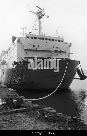 Le câblier ITM coentrepreneur vu ici attaché à Tschagguns Wharf sur la Rivière Tees. 17 février 1984 Banque D'Images