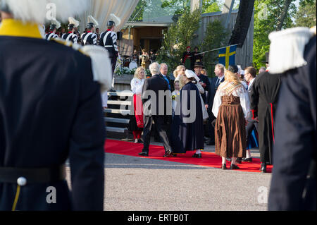 Stockholm, Suède, le 6 juin, 2015. La Journée nationale de la Suède. La famille royale arrive à Skansen, Solliden. Banque D'Images