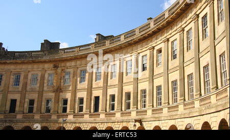 Le croissant, un bâtiment géorgien classé grade 1 exposée à Buxton Derbyshire, Angleterre, Royaume-Uni Banque D'Images