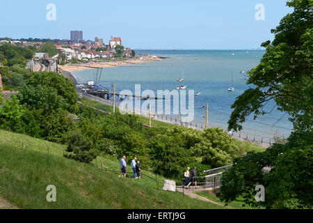 Leigh on sea , à l'égard Southend. La voie du train à l'avant-plan Banque D'Images