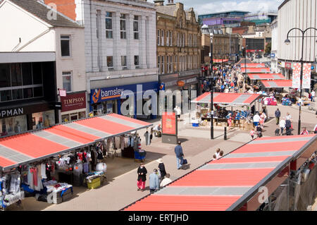 Highstreet occupé uk street high shopping shopping boutiques achetez au détail rue highstreets barnsley South Yorkshire : Inde Banque D'Images