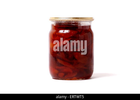 Confiture de Coing de préserver en verre isolé sur fond blanc Banque D'Images