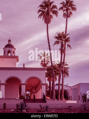 Twilight à Augustine Cathédrale, Tucson Arizona USA Banque D'Images