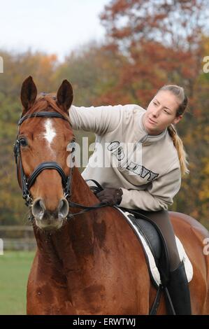 Femme rides Hanovre Banque D'Images