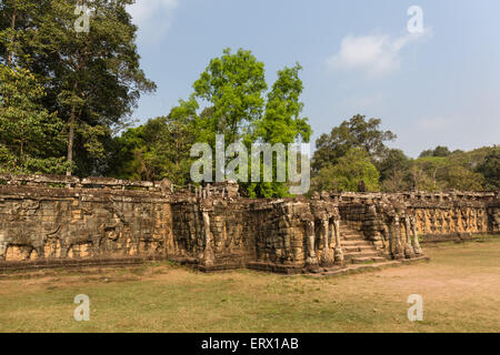 Terrasse de l'éléphant, l'éléphant à trois têtes, le sud de l'escalier, portail latéral, Angkor Thom, la Province de Siem Reap, Cambodge Banque D'Images