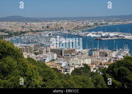 Vue du Castell de Bellver sur Palma de Mallorca, Majorque, Îles Baléares, Espagne Banque D'Images