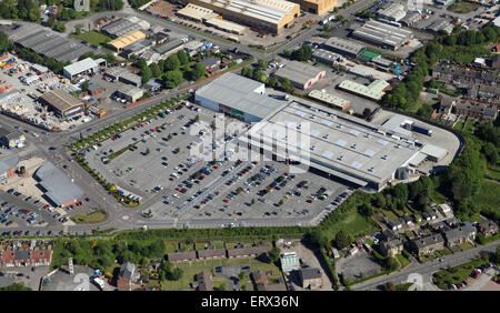 Vue aérienne de supermarché Tesco Extra à Clay Cross près de Chesterfield, Royaume-Uni Banque D'Images