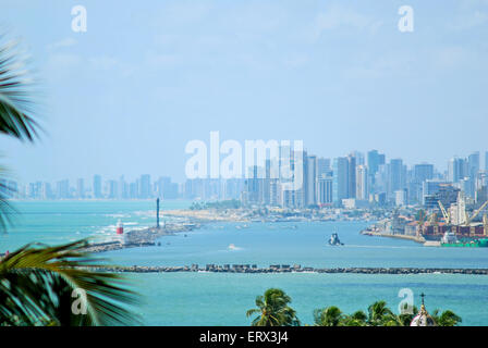 Recife, Pernambuco, Brésil, 2009. Une vue panoramique des collines de Recife d'Olinda. Banque D'Images